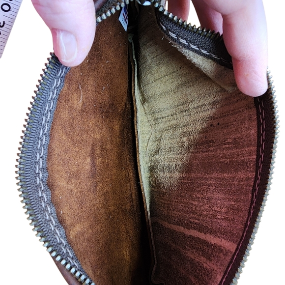 Canoe Leather Wristlet Clutch  Tan Brown Gold Zip Western Cowgirl 10"X4.5" NWT - Picture 5 of 5